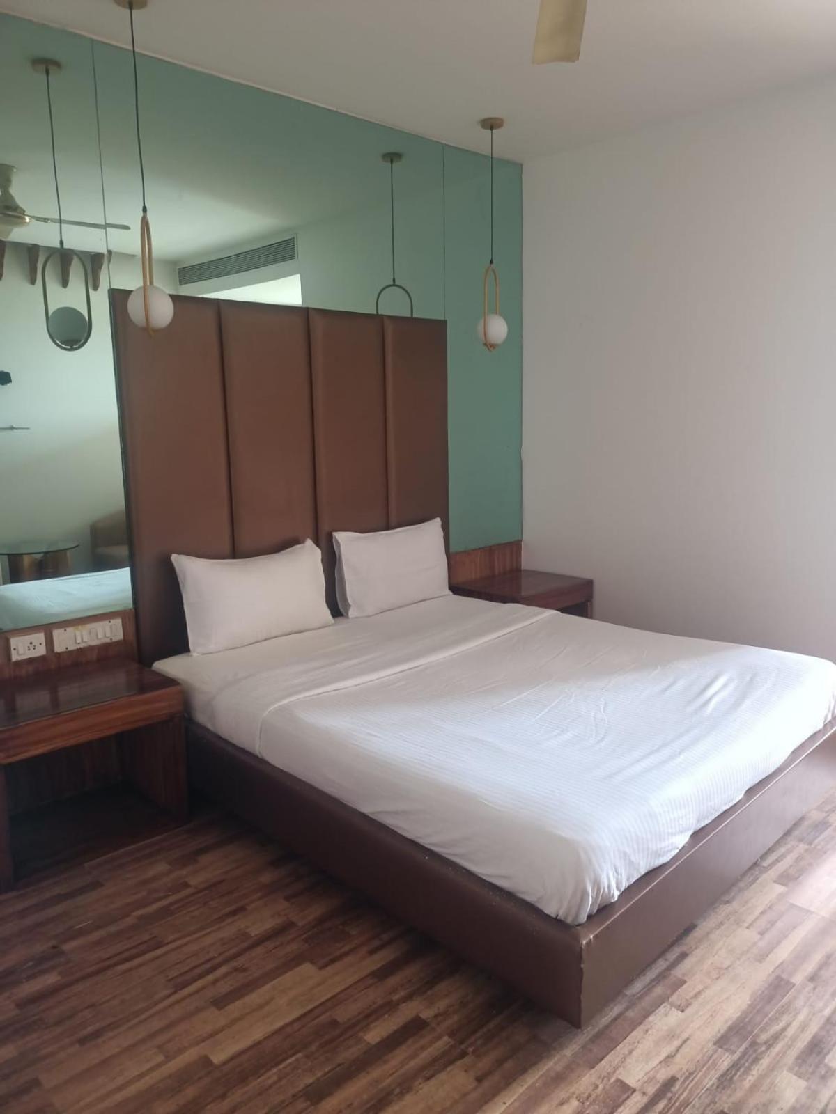 Purple Inn Mysore Εξωτερικό φωτογραφία